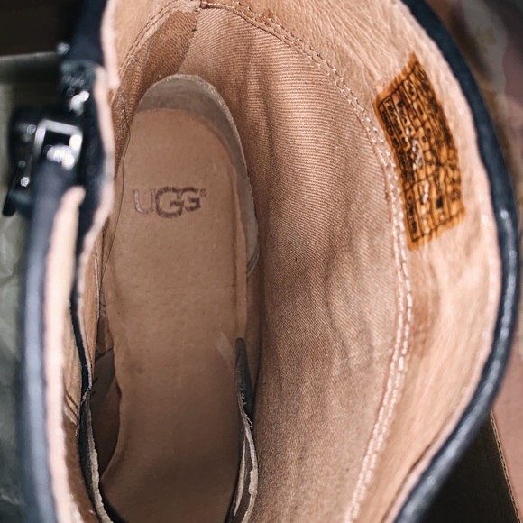 UGG Leather Annie Ankle Boot - Picture 7 of 8